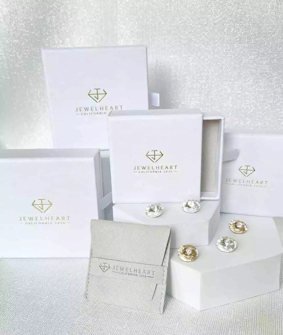 Minimalist gold foot bracelet with star charm