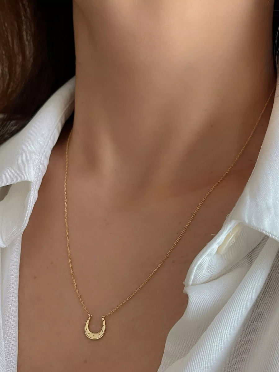 lucky horseshoe gold necklace