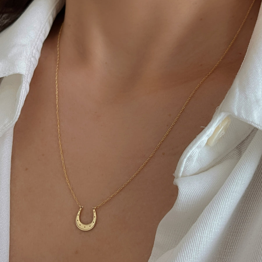gold horseshoe necklace
